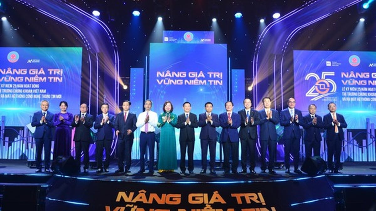 Highlights of Vietnam's stock market after 25 years