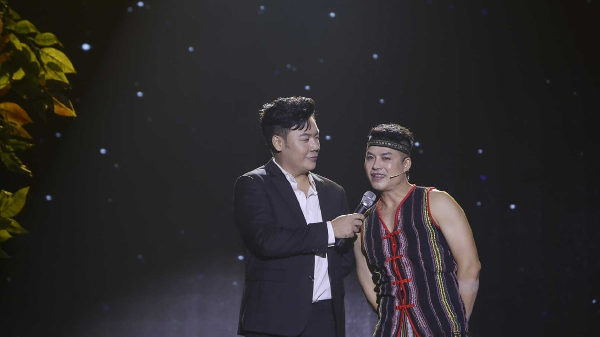 Hai Gia Liu는 Ban Thuong의 오후 노래에서 개량된 오페라와 민요를 능숙하게 결합했습니다.