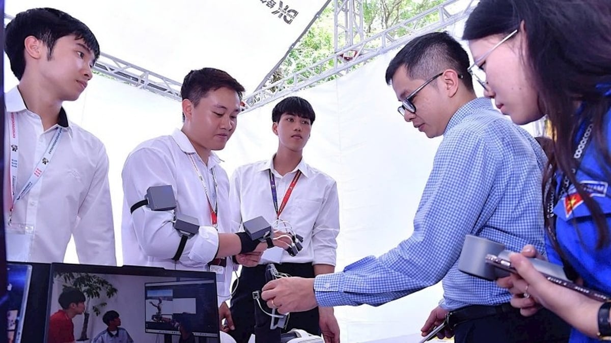 Awakening the entrepreneurial spirit of youth