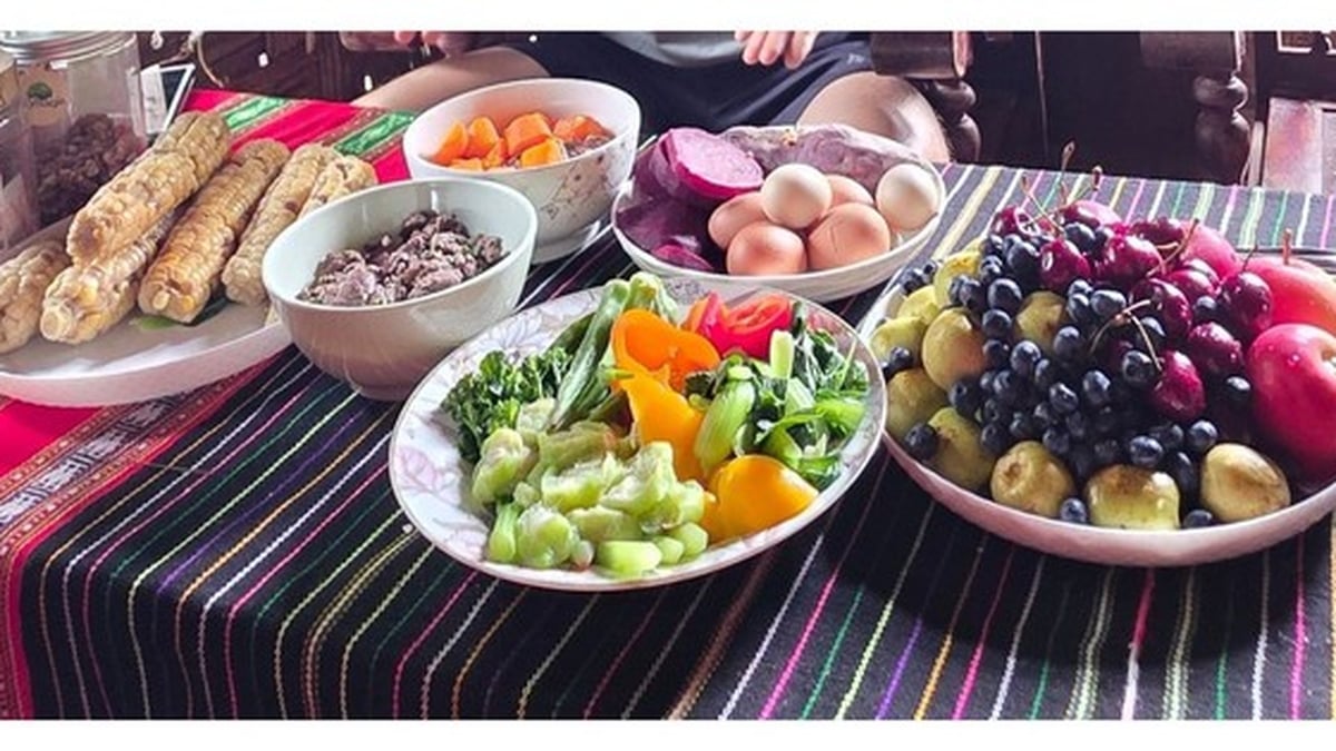 Today's nutritious breakfast of pregnant mother H'Hen Nie attracts many people