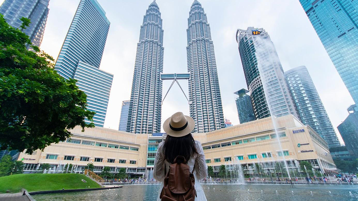 Voyagez à Kuala Lumpur pour les vacances du 2 septembre : enregistrez-vous à Petronas et plongez dans la diversité culturelle
