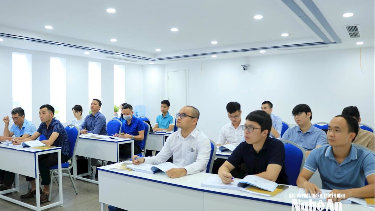 افتتاح دورة تدريبية في "إدارة الطاقة" في مقاطعة نغي آن