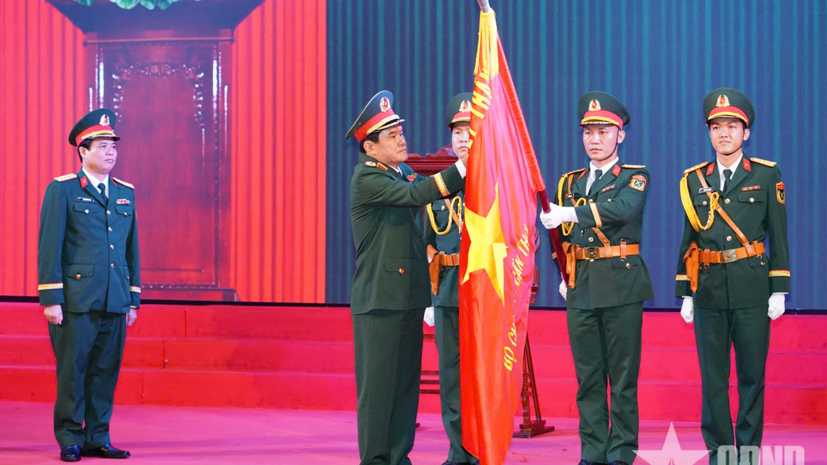 El Comando Militar de la Ciudad de Can Tho recibió la Medalla de Protección de la Patria de Segunda Clase