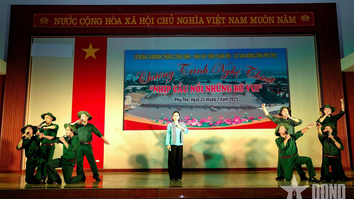 "ស្ពានយោធា-ស៊ីវិល" នៅ Phong Chau