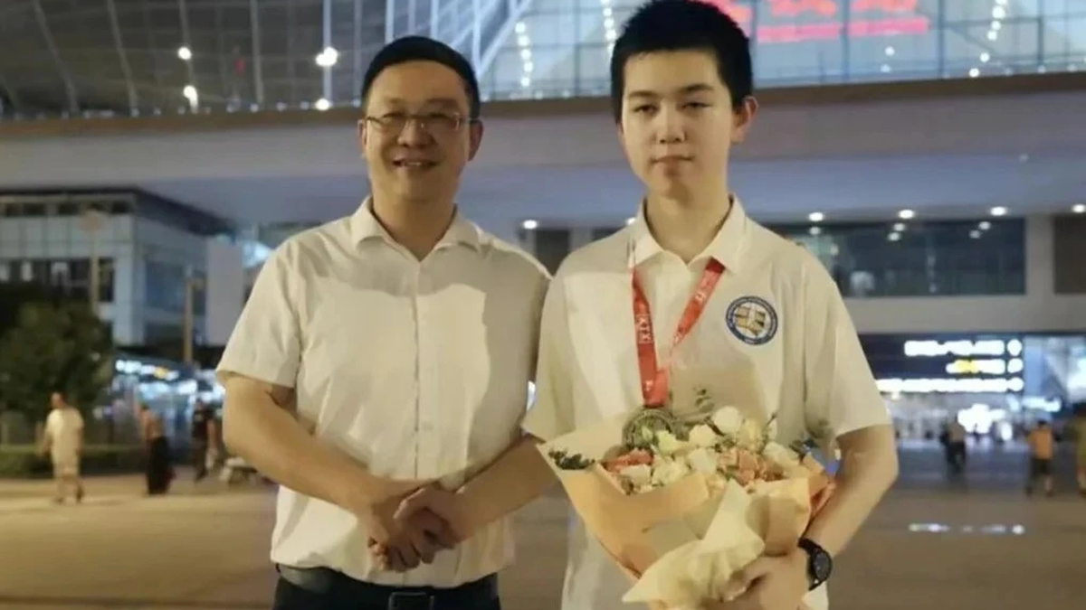 Un étudiant chinois atteint de paralysie cérébrale brille aux Olympiades de mathématiques