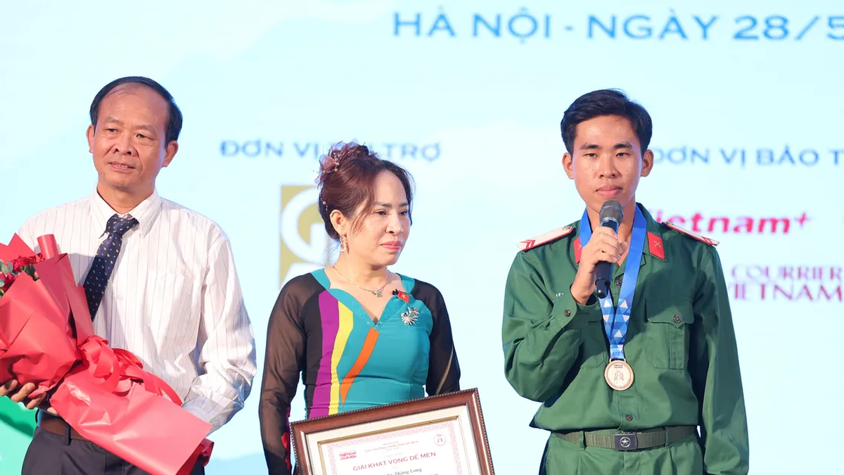 Ly Thang Long - A young soldier who loves literature