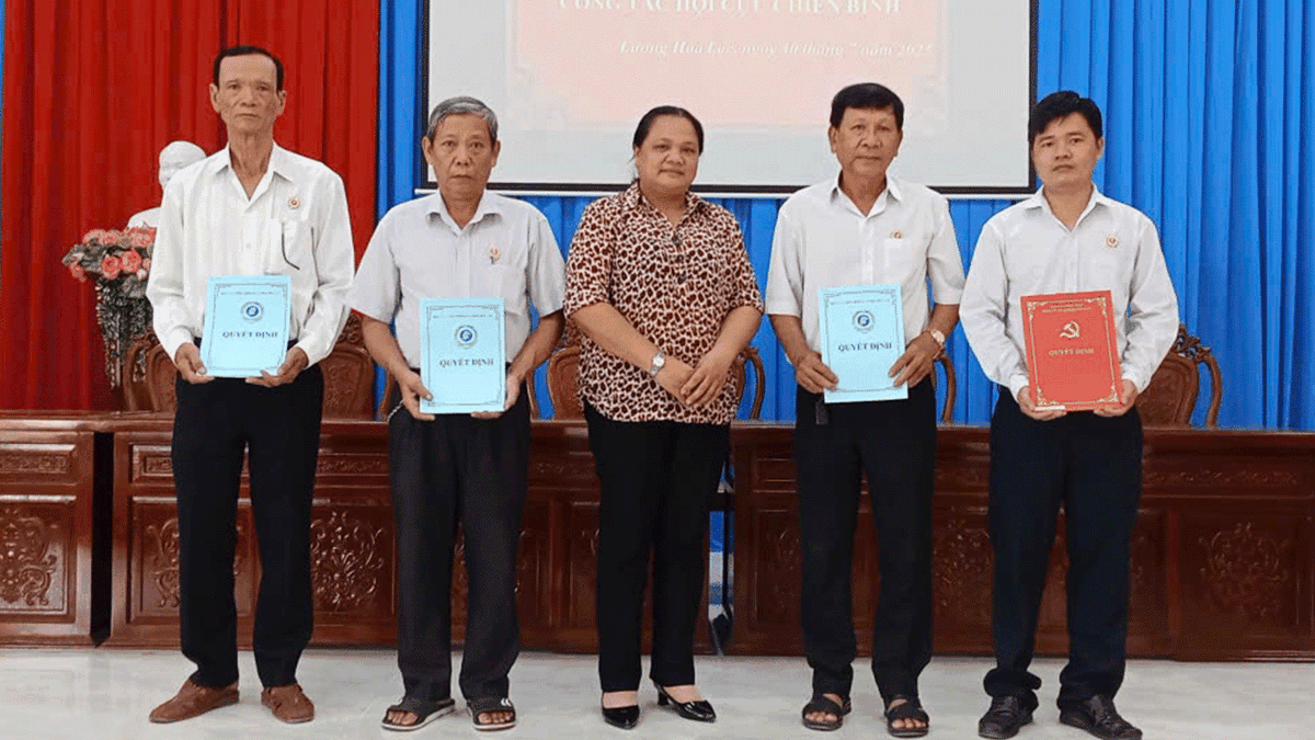 សមមិត្ត Nguyen Van Lua ជាប្រធានសមាគមអតីតយុទ្ធជនឃុំ Luong Hoa Lac។