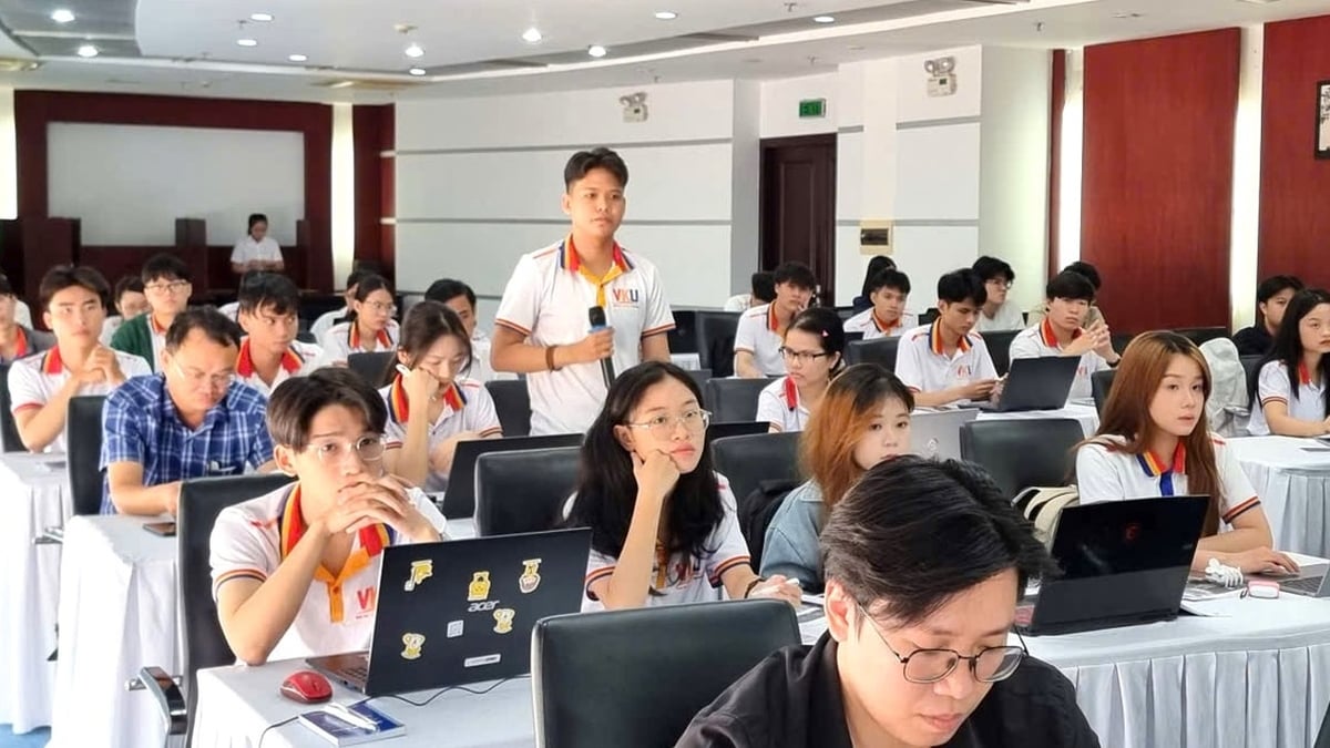 ការបណ្តុះបណ្តាលដល់សិស្សានុសិស្ស ដើម្បីគាំទ្រផ្នែកព័ត៌មានវិទ្យានៅតាមឃុំ និងសង្កាត់