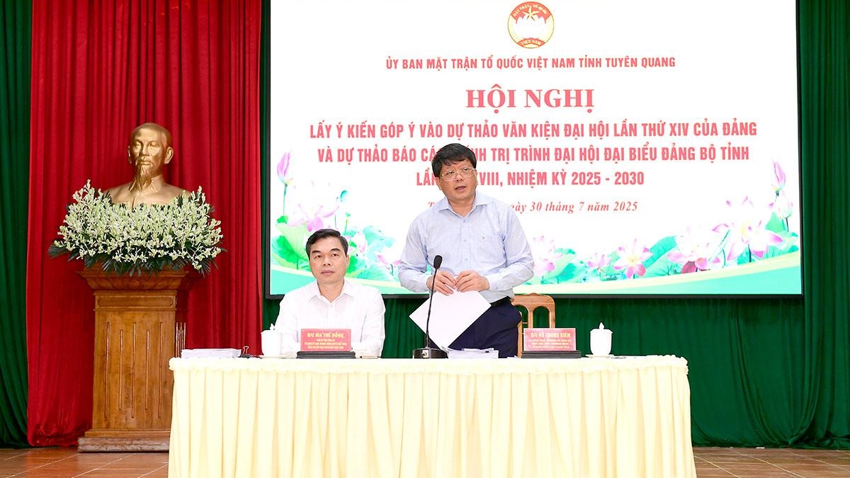 គណៈកម្មាធិការរណសិរ្សមាតុភូមិវៀតណាមខេត្តបានរៀបចំដើម្បីប្រមូលមតិលើសេចក្តីព្រាងឯកសារ និងរបាយការណ៍នយោបាយនៃមហាសន្និបាតបក្ស។