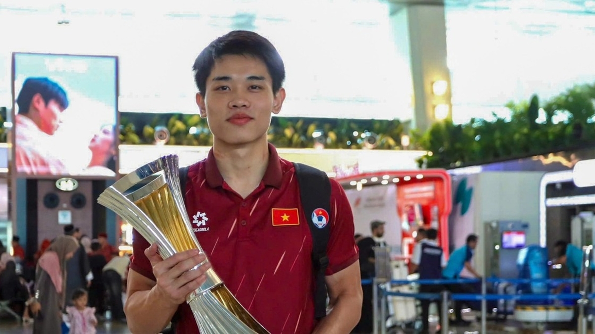 U23 វៀតណាម លើកពានជើងឯកអាស៊ីអាគ្នេយ៍មកផ្ទះ