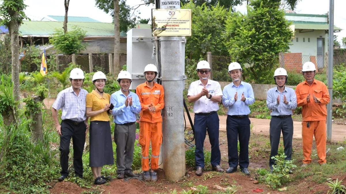ក្រុមហ៊ុន​អគ្គិសនី​ដាកឡាក់ ដាក់​ស្លាក​សញ្ញា​អបអរសាទរ​ខួប​៥០​ឆ្នាំ​នៃ​ការ​បង្កើត​សាជីវកម្ម​ថាមពល​កណ្តាល។
