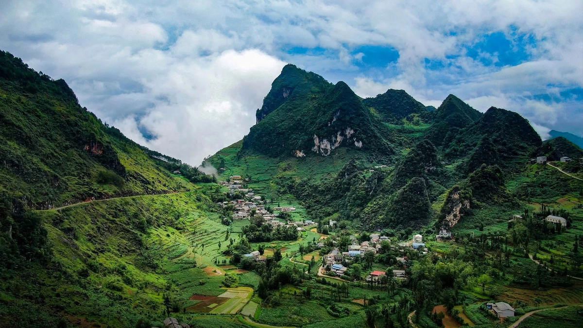 Cảnh Hà Giang hiếm thấy nhìn từ trên cao