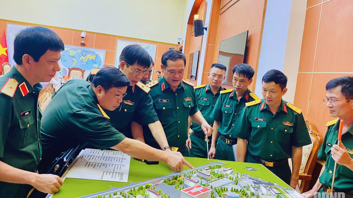 រៀបចំផែនការ និងកែសម្រួលប្លង់រួមនៃបន្ទាយរបស់ទីភ្នាក់ងារយោធភូមិភាគទី៤