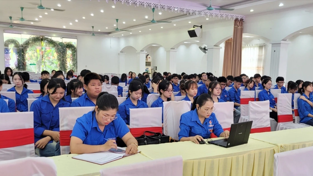 Training conference to improve capacity for staff working in propaganda on poverty reduction