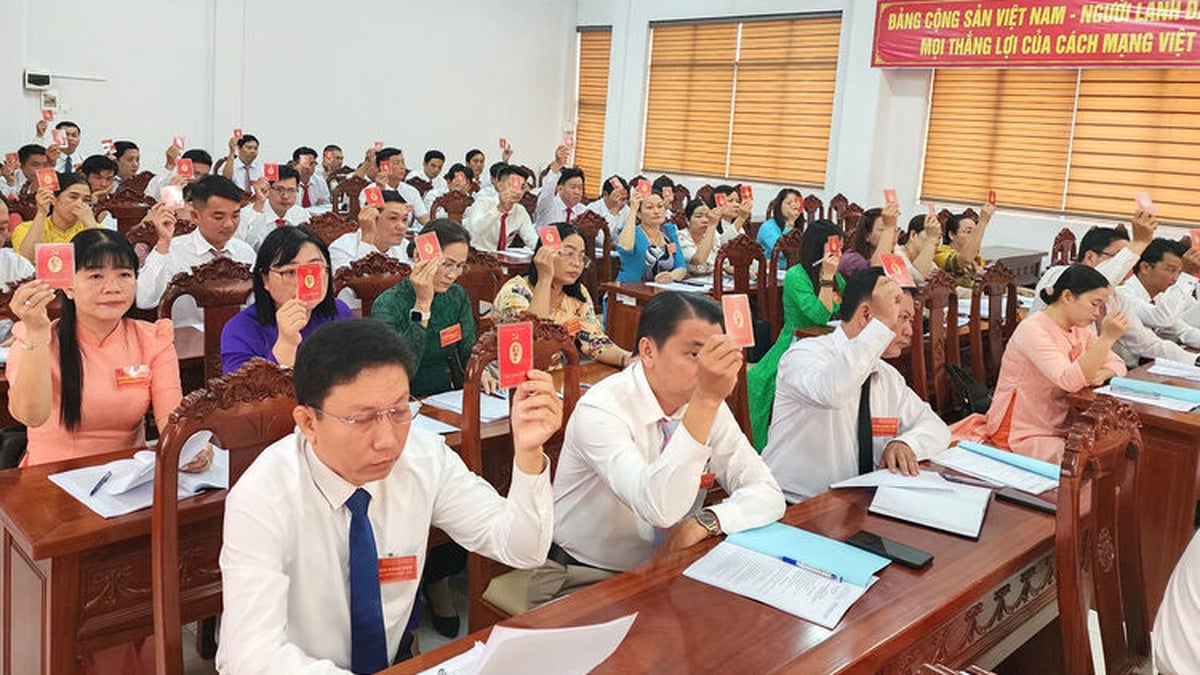 Strengthening the building of clean and strong Party organizations of Tan Hiep commune