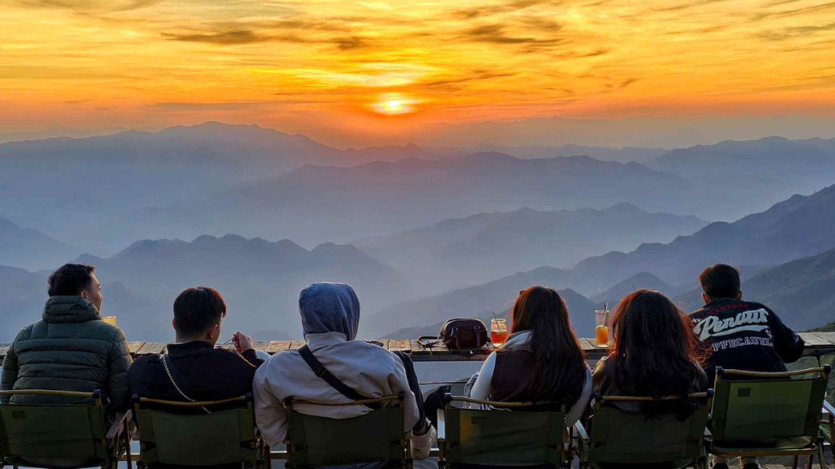 Top 6 most beautiful cloud hunting locations in the North you should not miss