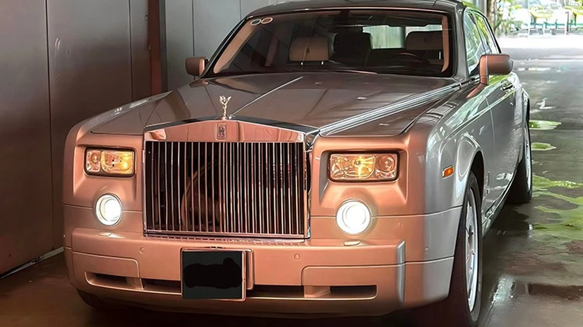 Rolls-Royce Phantom « mise au placard » pendant 18 ans pour être vendue pour plus de 5 milliards à Hanoi