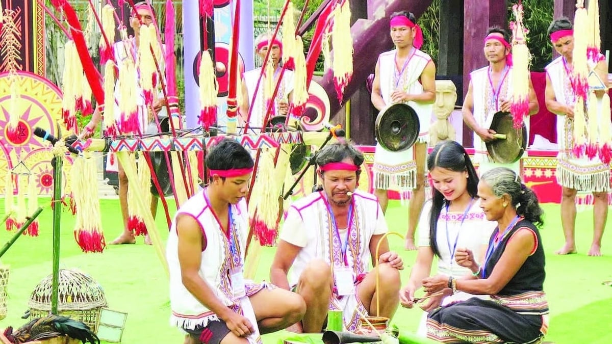 Po Jrao - ពិធីសែនព្រេនពេញរោង