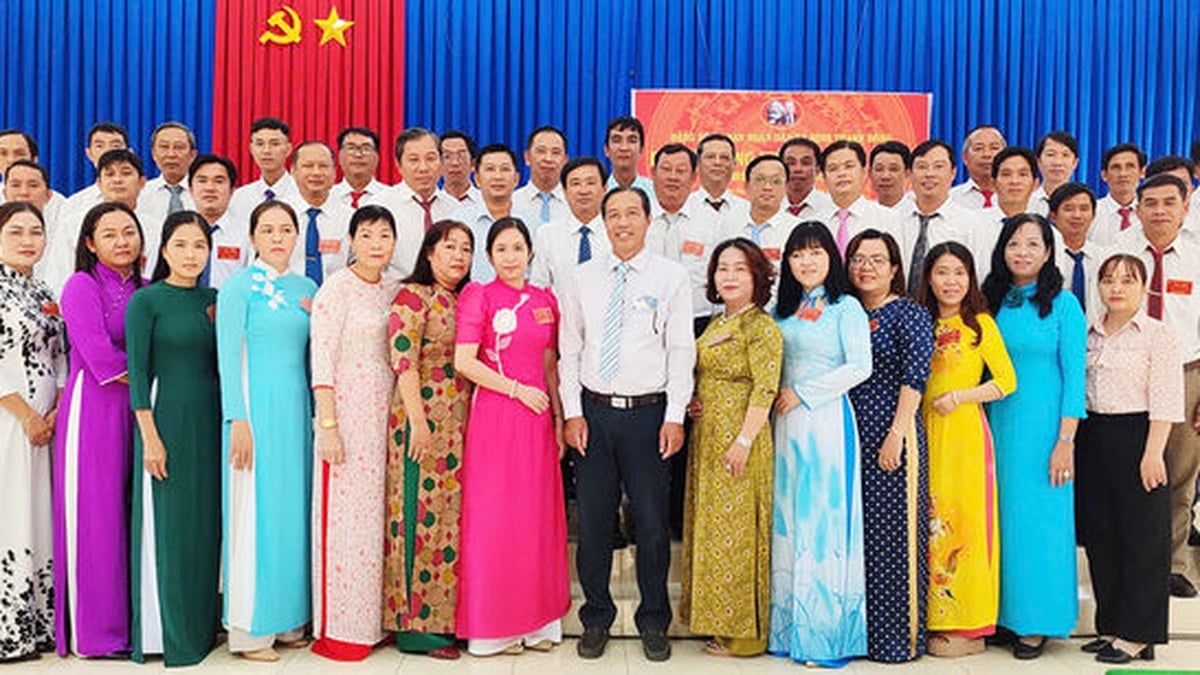 Congress of Party Delegates of Binh Thanh Dong Commune People's Committee for the term 2025 - 2030