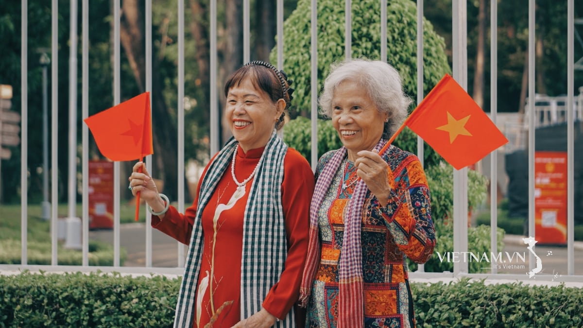 Vietnamese people love peace