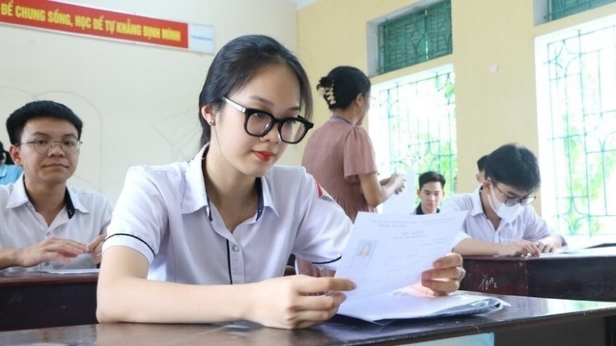 ¿Cuál es el puntaje de admisión de la Universidad de Ciencias Sociales y Humanidades de la Ciudad Ho Chi Minh este año?