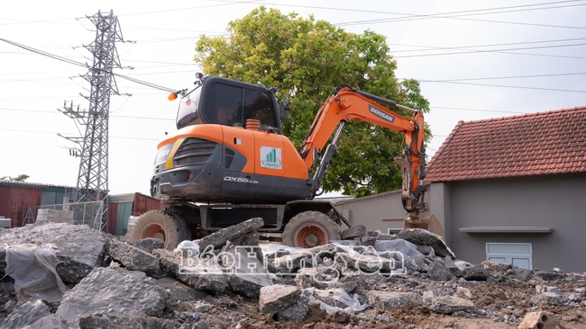 Hoan Long Commune resolutely prevents land and construction violations