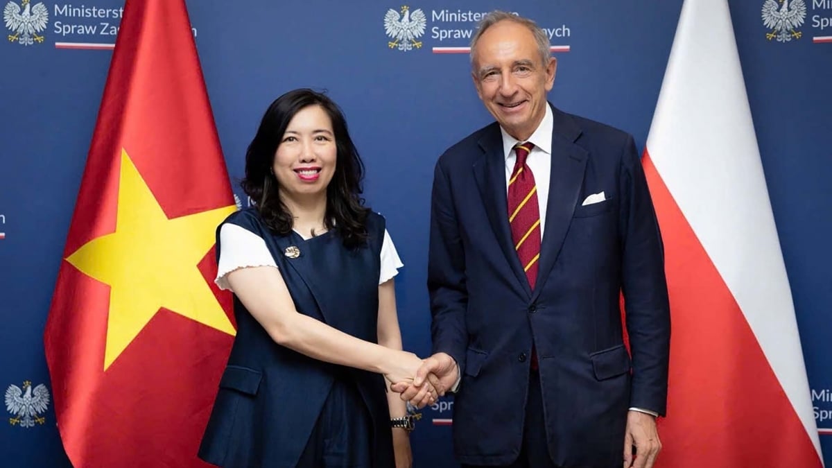 Vietnam always attaches importance to and wishes to strengthen multifaceted cooperation with Poland.