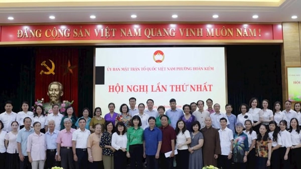 تعمل شركة Hoan Kiem على تعزيز النماذج الجيدة وتحسين جودة الخدمة المقدمة للناس