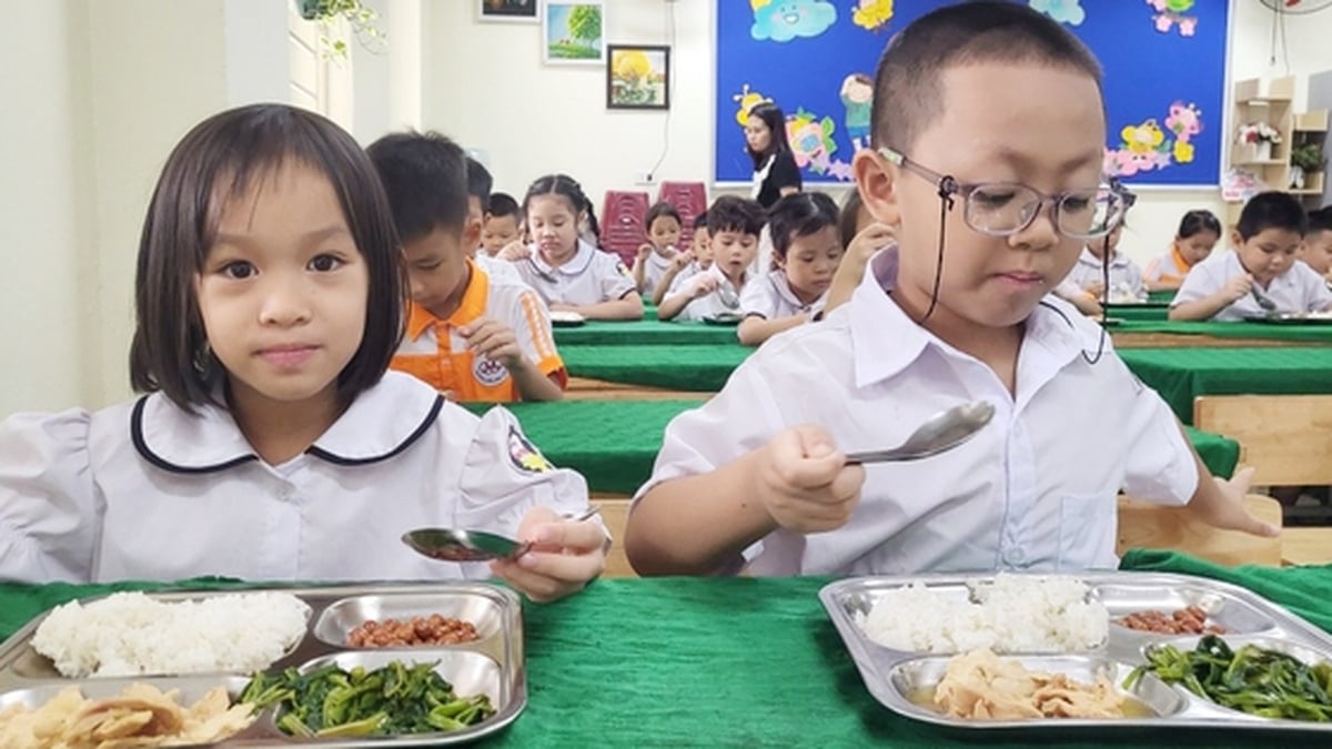 Hanoi supports boarding meals for primary school students: Joy mixed with worry