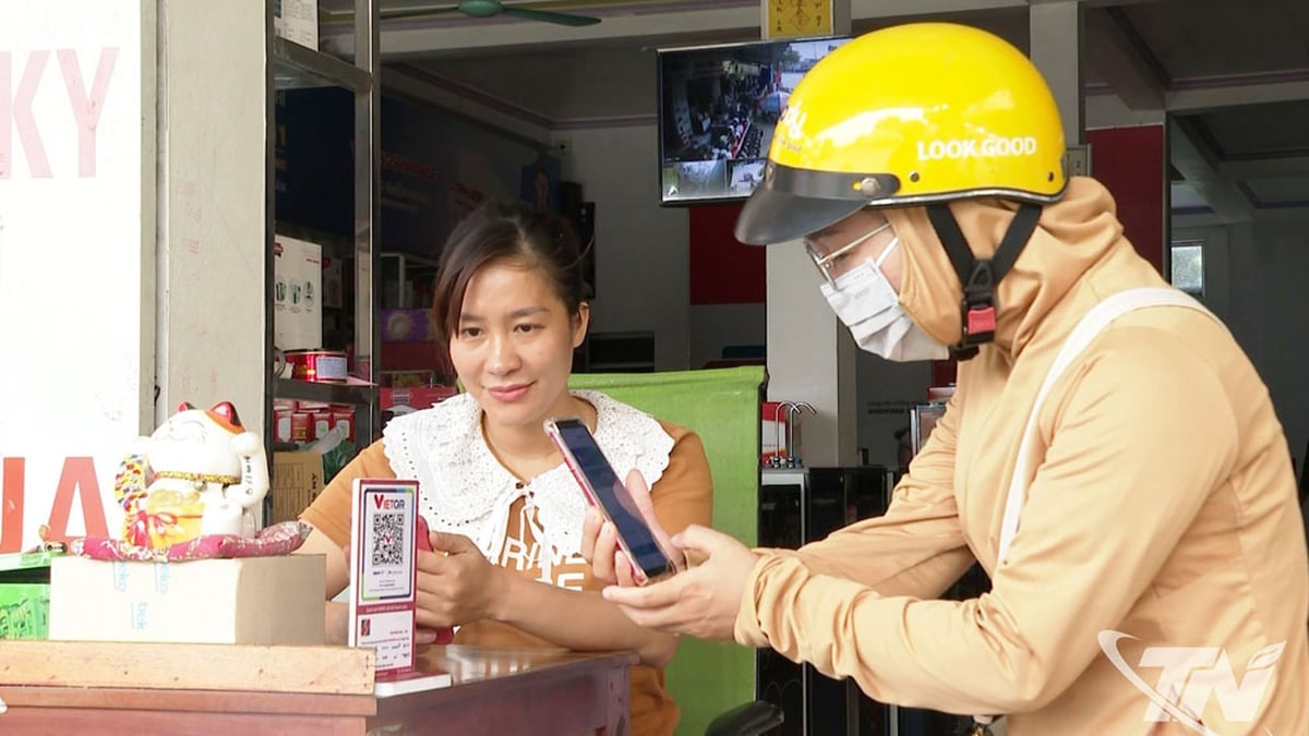 Cashless Payment: The Journey from the City to the Countryside
