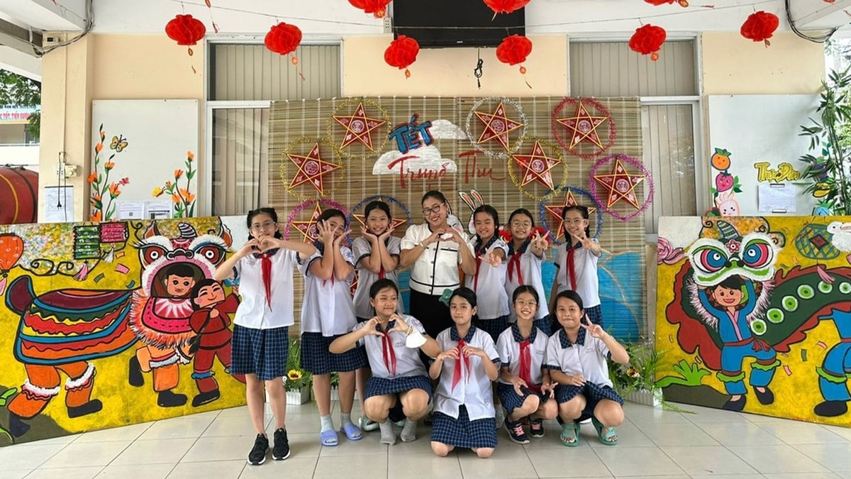 Enseignant d'école primaire à Ho Chi Minh-Ville avec l'initiative d'un modèle de lecture « sans frontières »