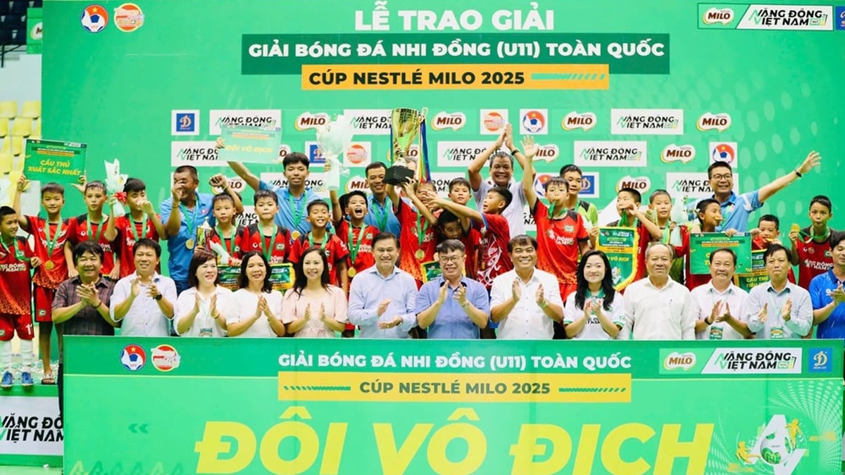 Hung Yen គ្រងរាជ្យជាលើកដំបូង