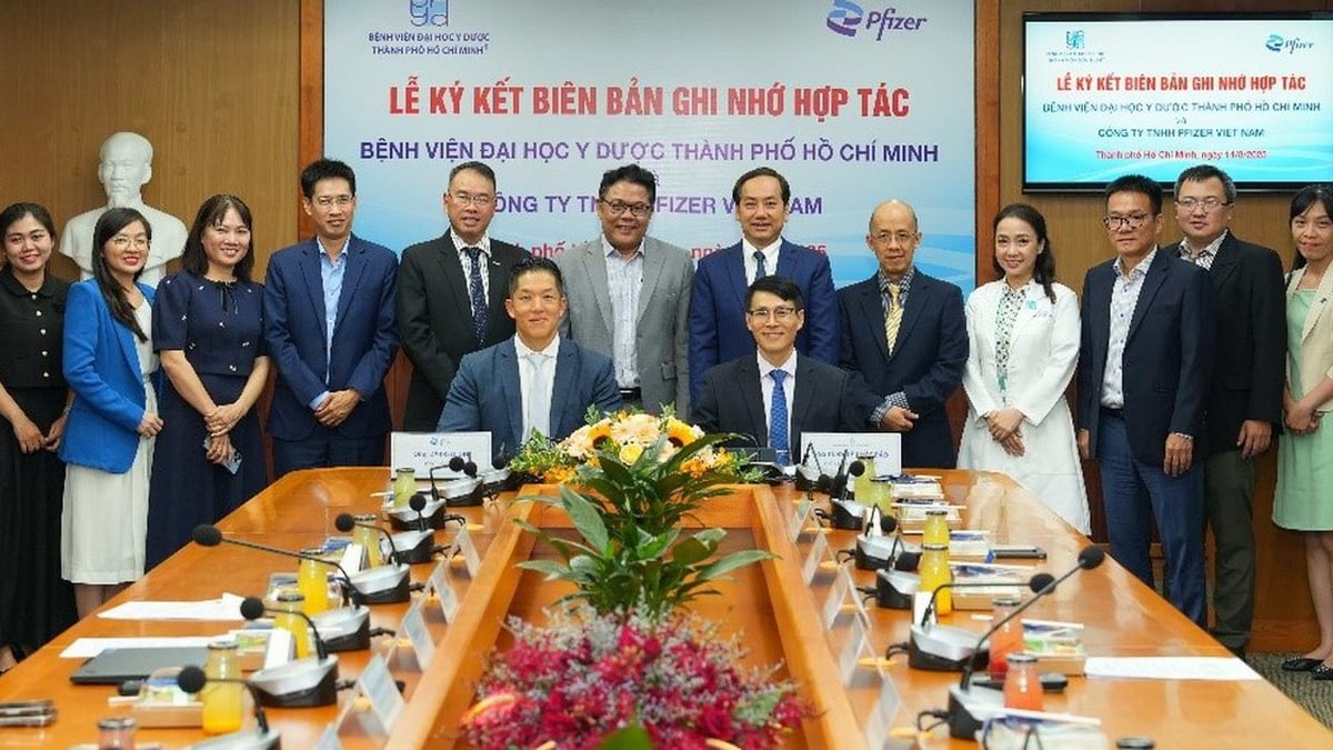 Pfizer និងសាកលវិទ្យាល័យវេជ្ជសាស្ត្រ និងឱសថស្ថានទីក្រុងហូជីមិញ សហការគ្នាដើម្បីលើកកំពស់សមត្ថភាពវេជ្ជសាស្រ្ត