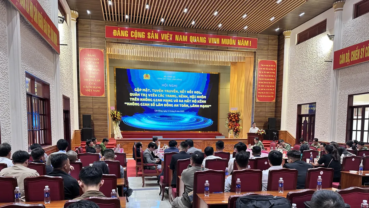 Lam Dong connects KOLs and social network administrators for the first time