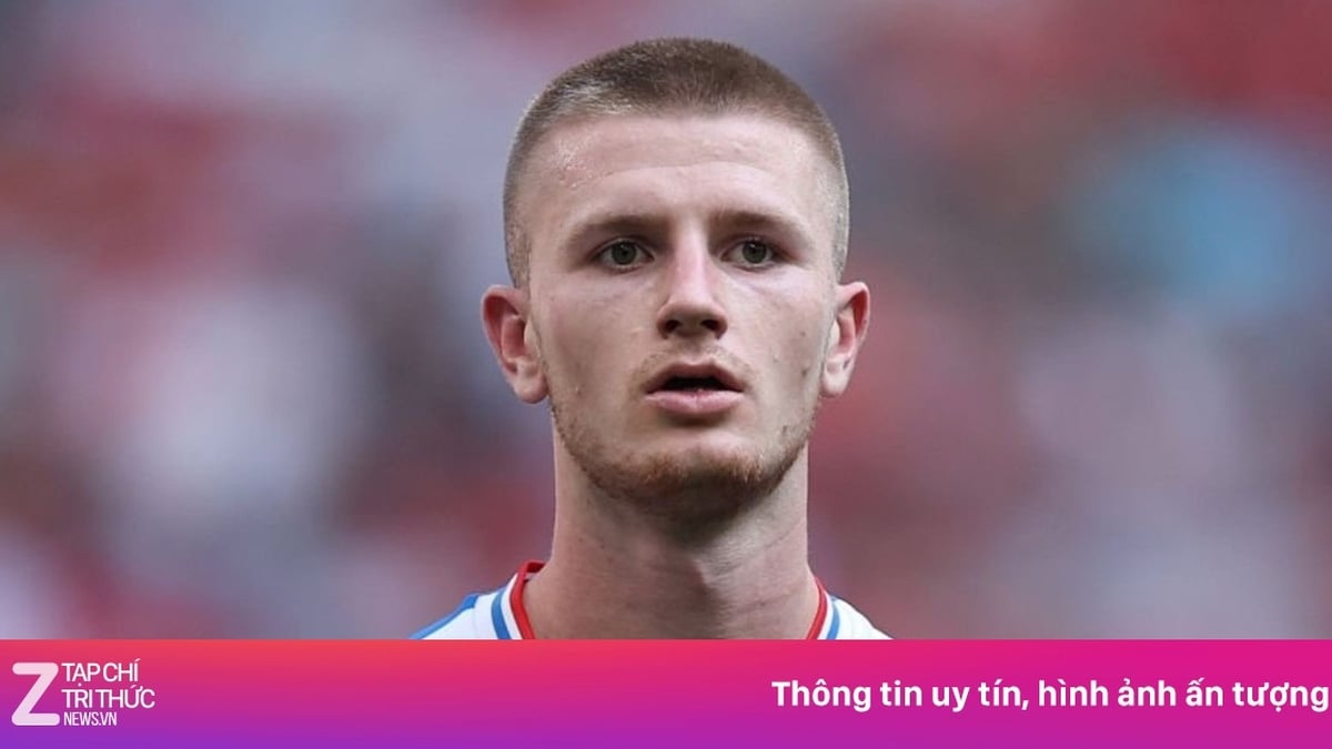 مانشستر يونايتد يستهدف لاعب خط وسط بقيمة 70 مليون جنيه إسترليني بعد التخلي عن باليبا