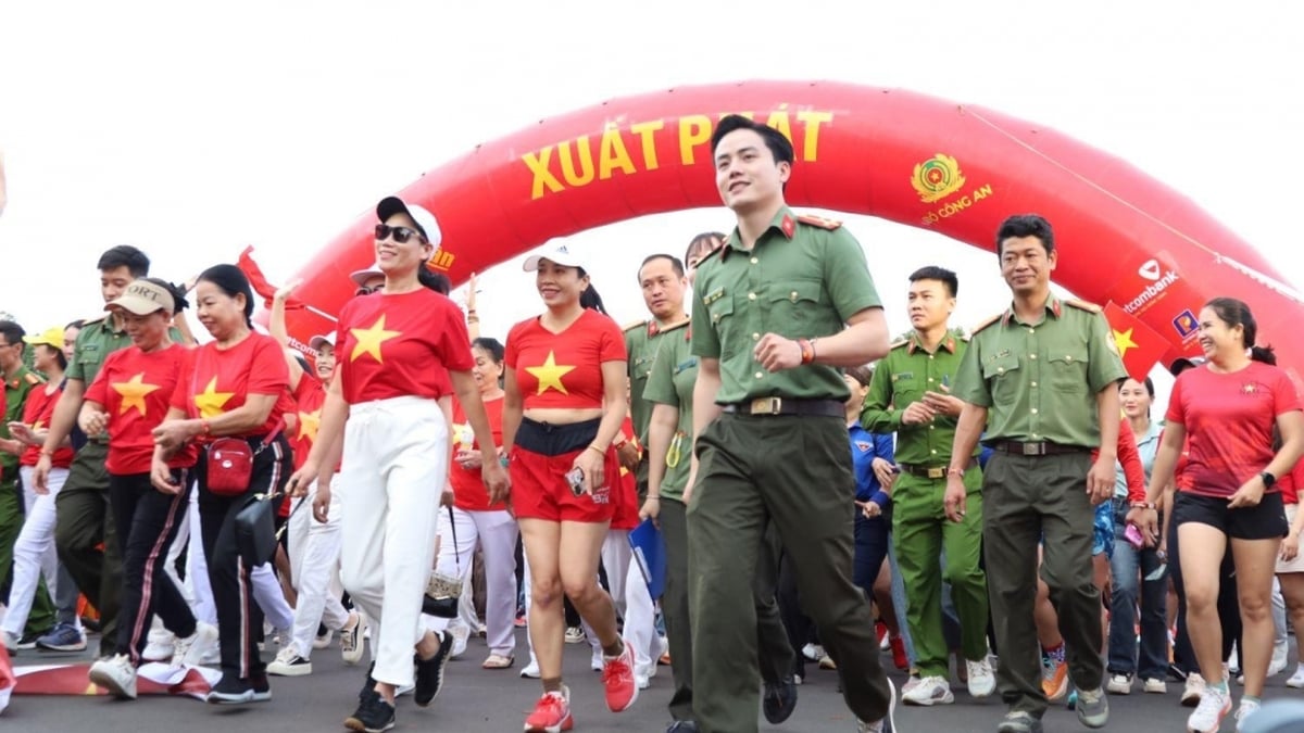 Dak Lak enthusiastically responded to the national walking program "Moving forward with Vietnam"