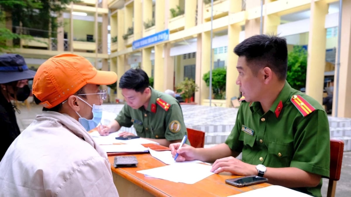 នគរបាល​ក្រុង​ឡាំ​ដុង​បាន​ទទួល​ពលរដ្ឋ​កម្ពុជា​ចំនួន​៣១​នាក់​