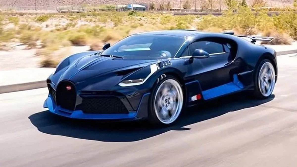 Voyez l'hypercar Bugatti Divo d'une valeur de plus de 137 milliards exposée plutôt que de vous promener en ville