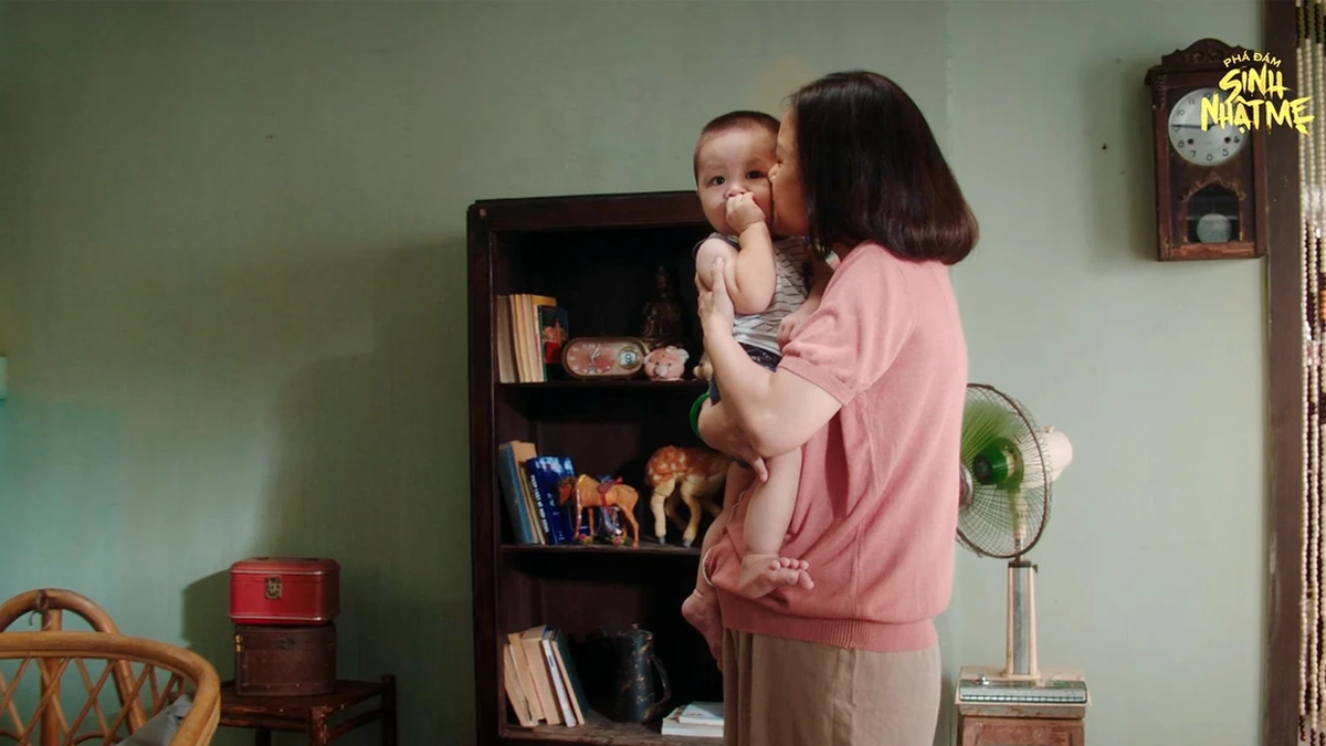 Une autre superbe chanson sur maman tirée du film "Mom's Birthday"
