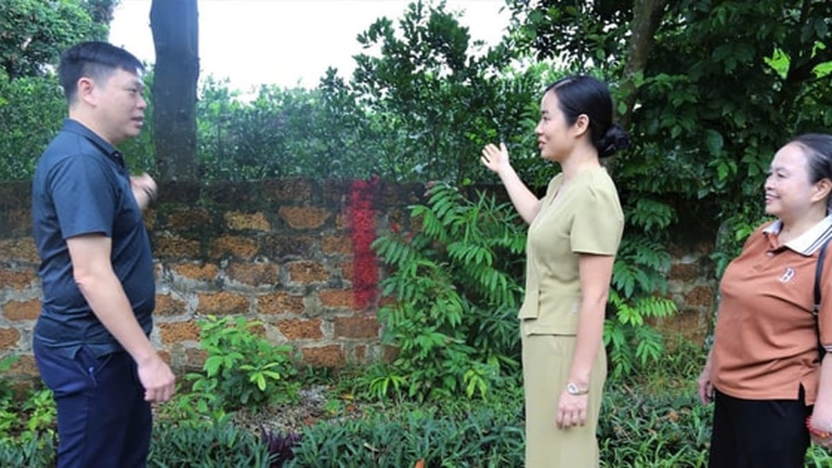 Hoa Lac and Doai Phuong communes agree on many important people's issues