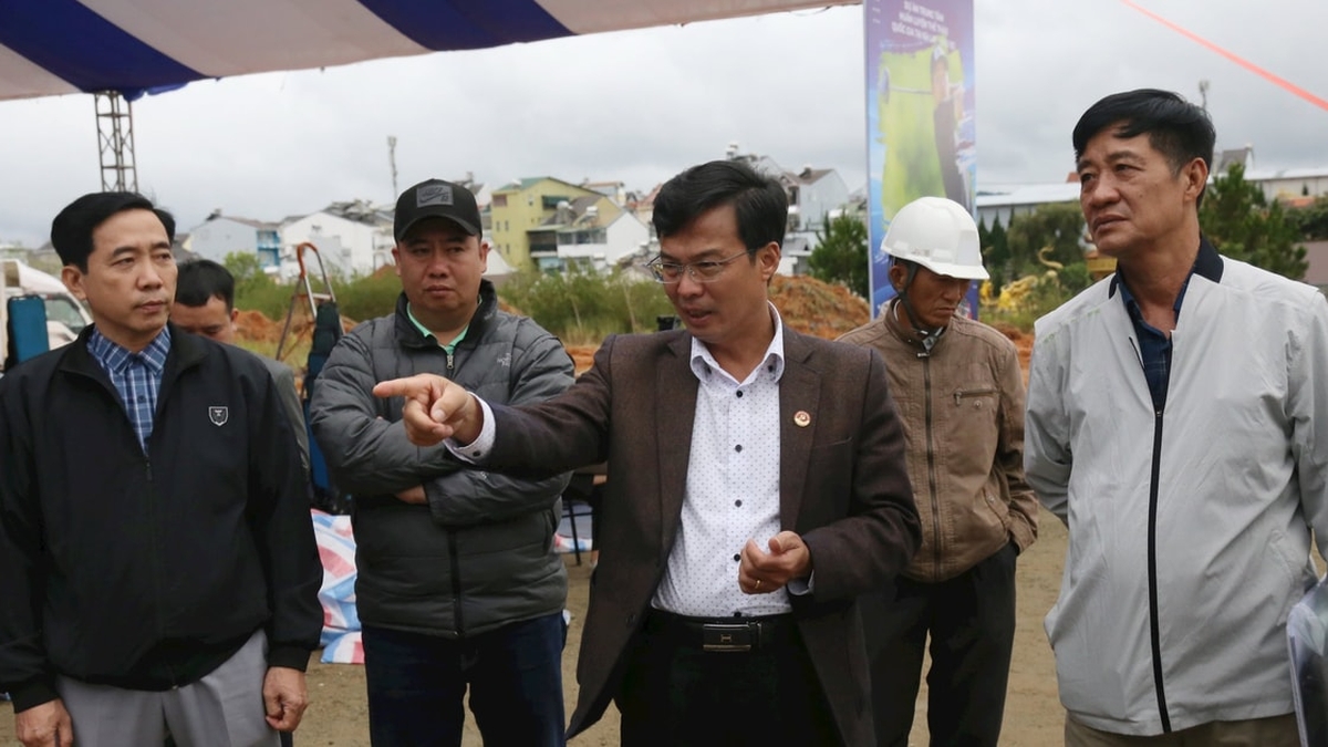 람동성 인민위원회 부위원장, 국가체육훈련센터 프로젝트 착공식 준비상황 점검