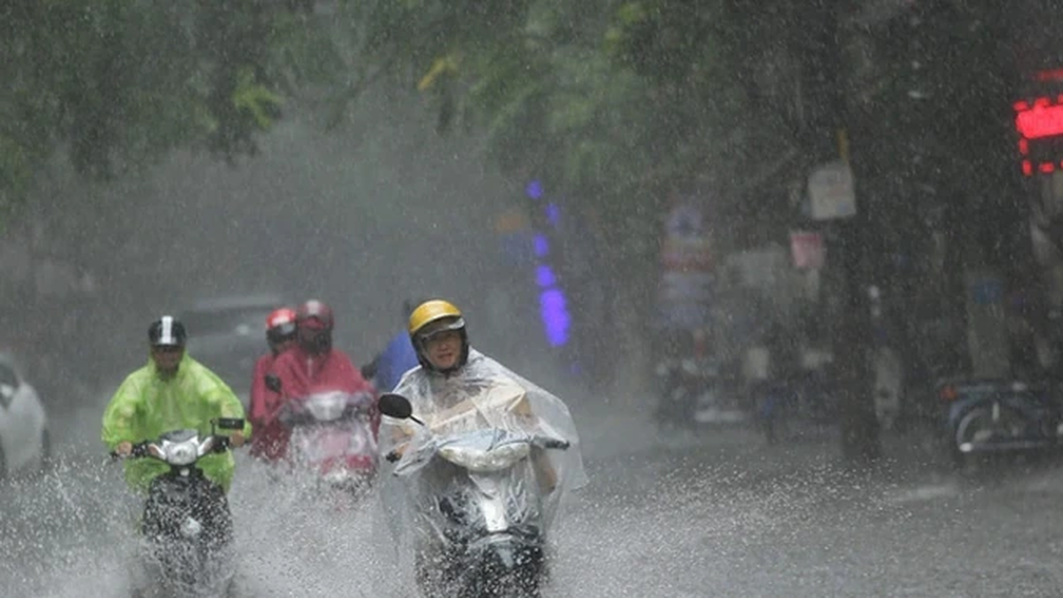 8月18日の天気：北部および北中部地域で大雨、荒れた海