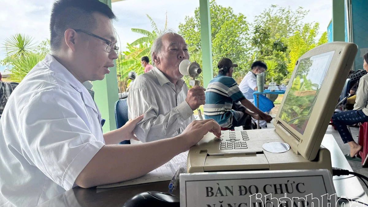 Dépistage de la tuberculose auprès de 350 personnes dans la commune de Bac Ninh Hoa