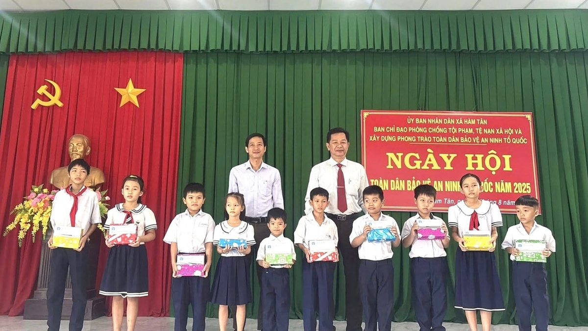 ទិវាជាតិដ៏រំភើបសម្រាប់ការការពារសន្តិសុខជាតិនៅ Ham Tan