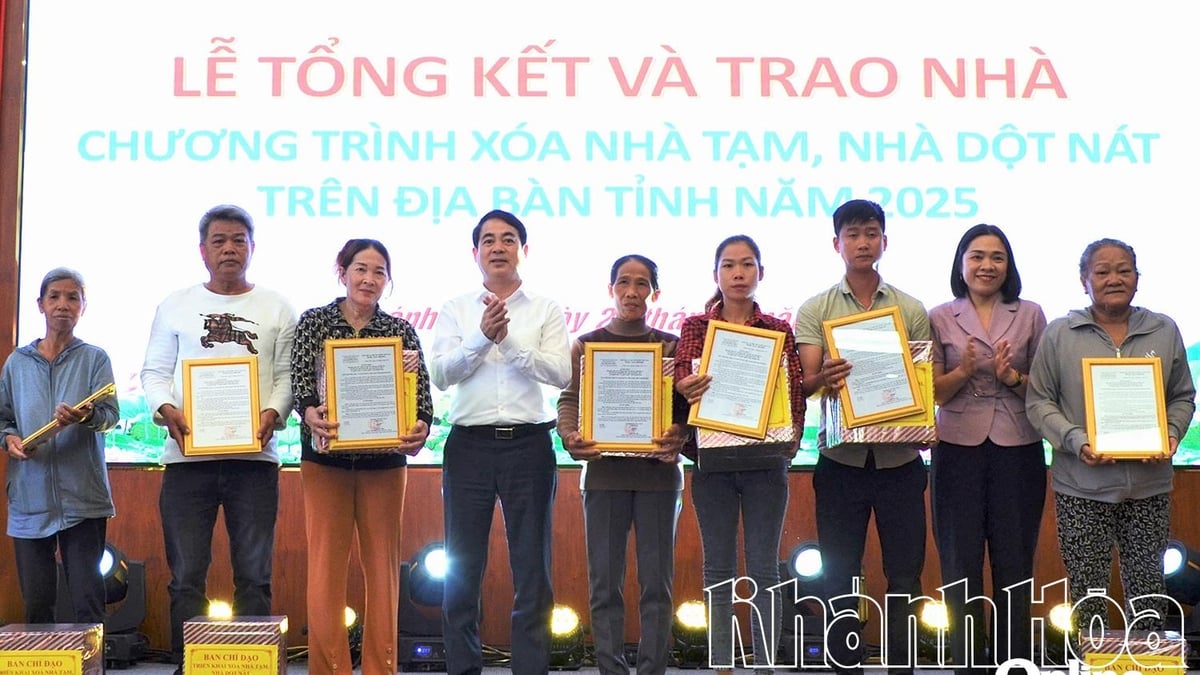 Vers le 1er Congrès provincial du Parti de Khanh Hoa, mandat 2025-2030 : Programme d'élimination des logements temporaires et délabrés : diffusion des politiques de sécurité sociale