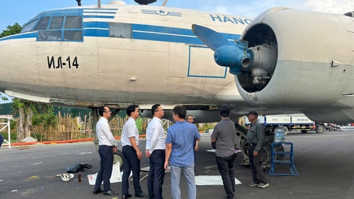 ホーチミン主席が搭乗した飛行機が、建国記念日80周年を記念した国家功績博覧会で展示されている。
