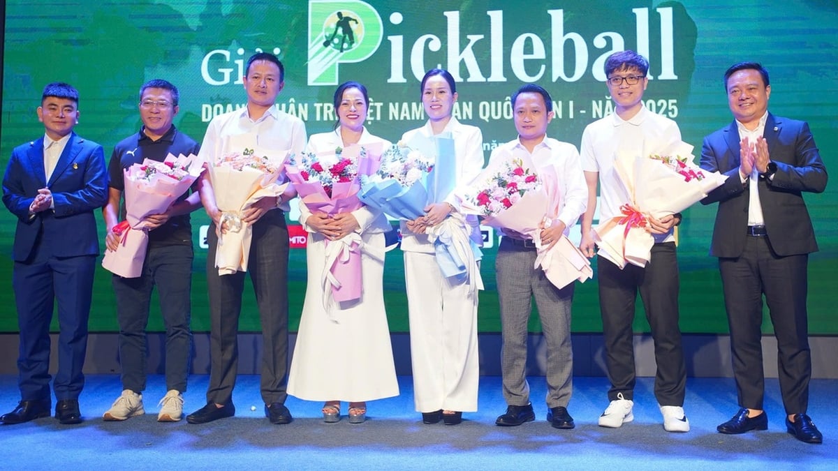 An attractive pickleball playground appears for young Vietnamese entrepreneurs