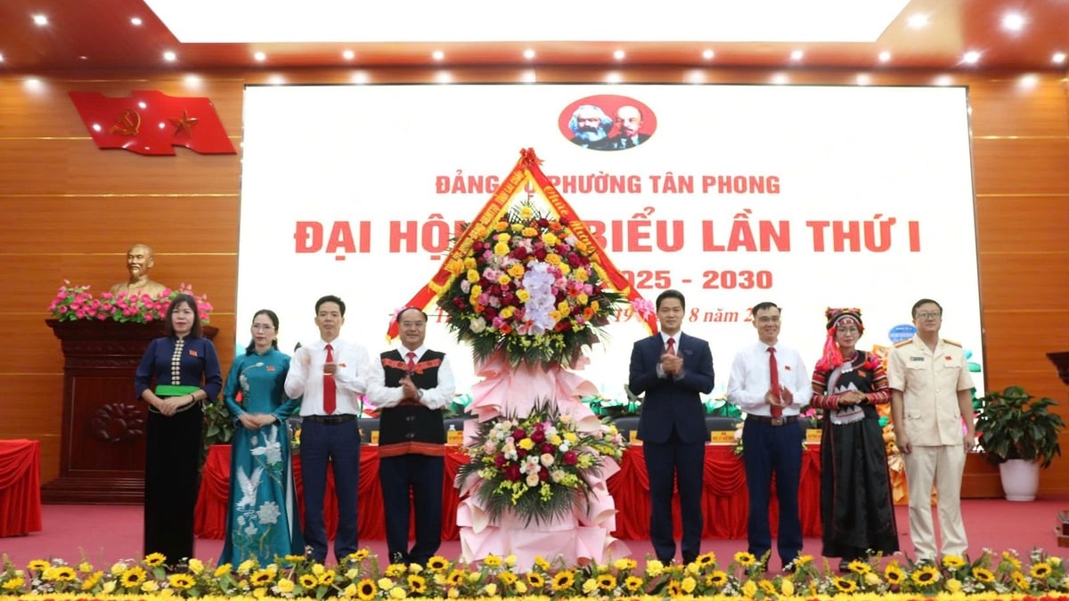 Premier congrès du Parti du quartier de Tan Phong, mandat 2025-2030