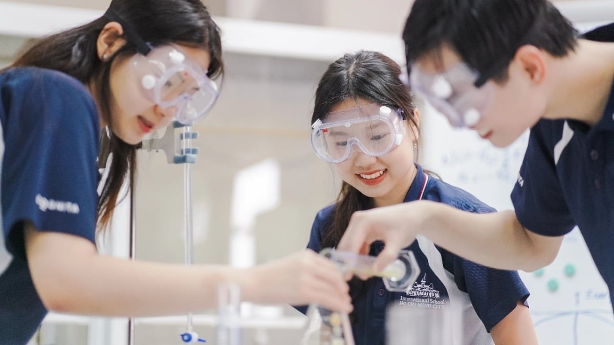 ISHCMC - American Academy helps students receive millions of dollars in scholarships each year