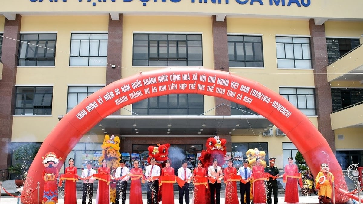 Einweihung des Sportkomplexprojekts der Provinz Ca Mau